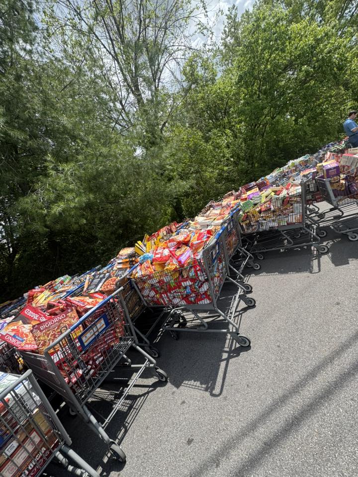 Carts piled with discarded food at Kroger Hwy 100